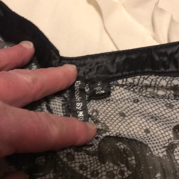 Size XL black/cream top by essentials by Milano - Picture 2 of 5